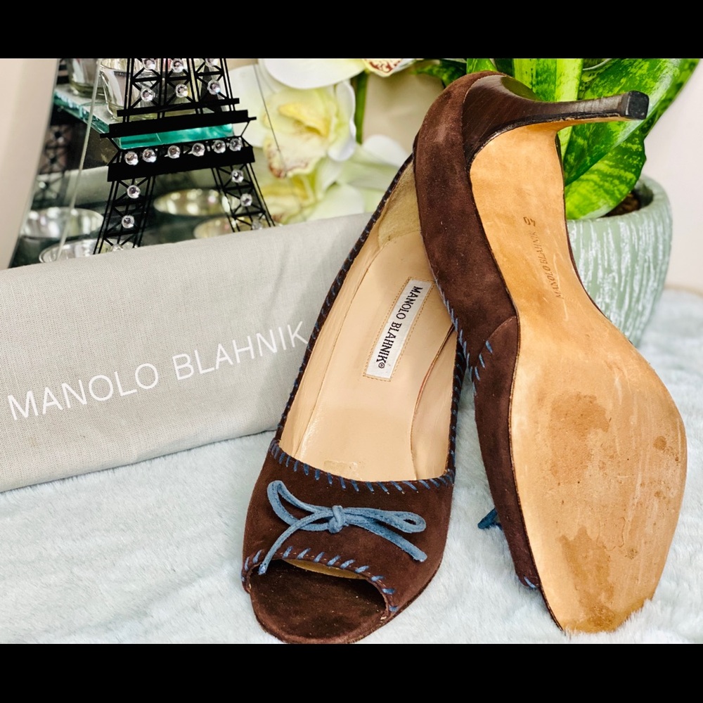 Manolo Blahnik Suede Pumps
